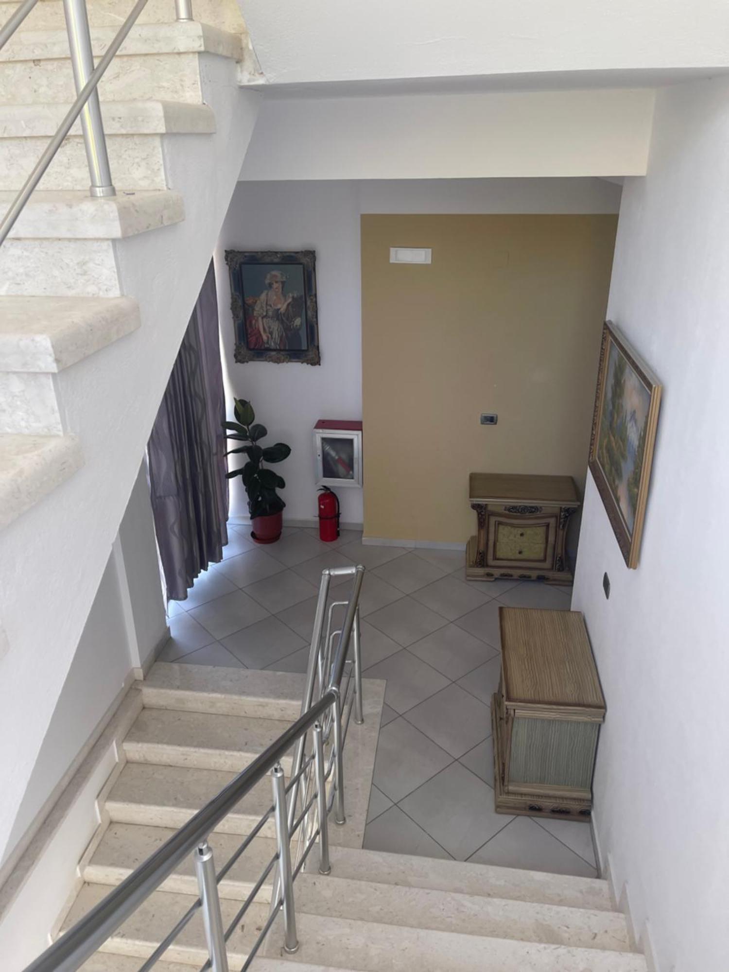 Hotel Latifi Gramsh Extérieur photo