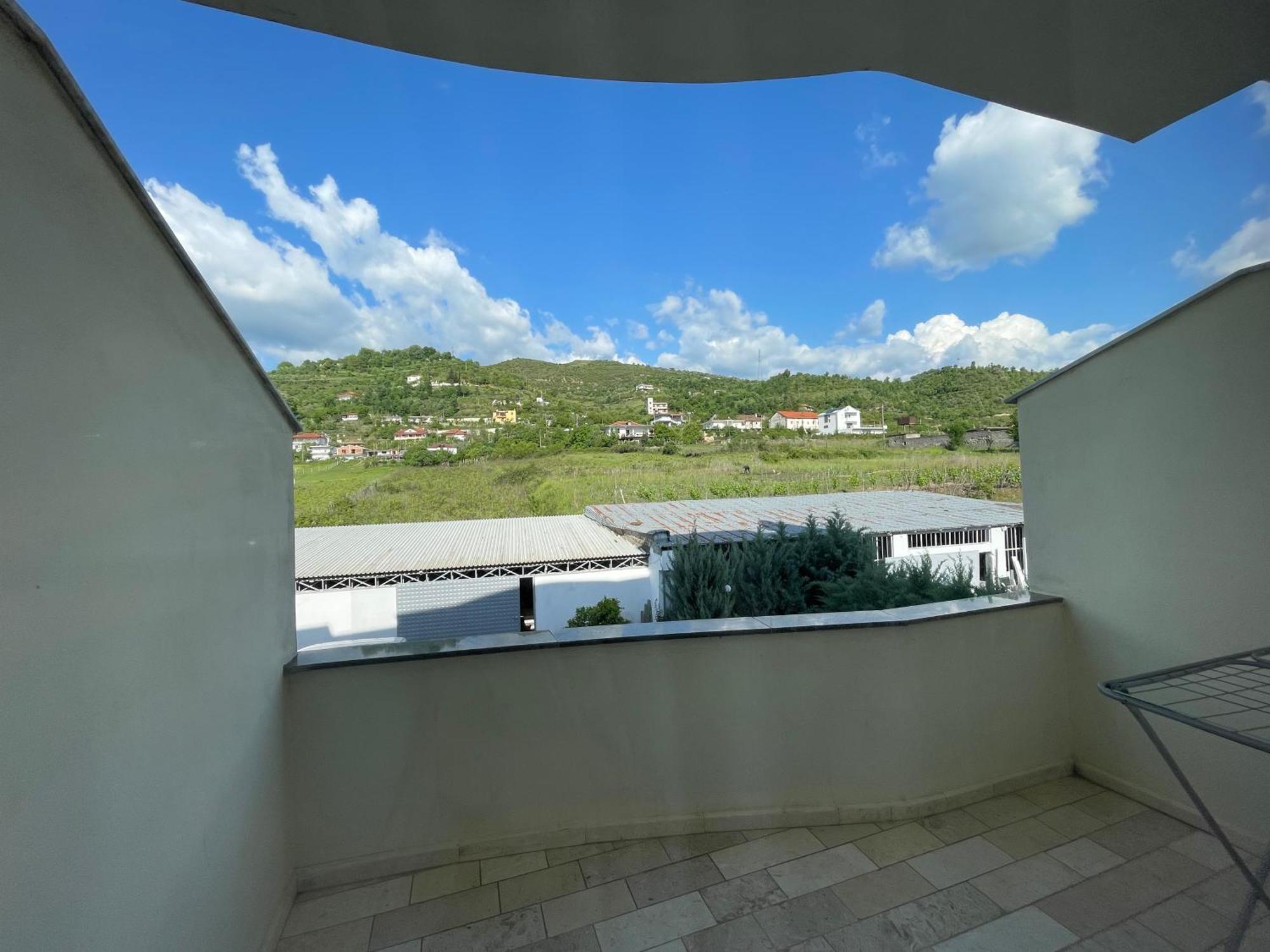 Hotel Latifi Gramsh Extérieur photo