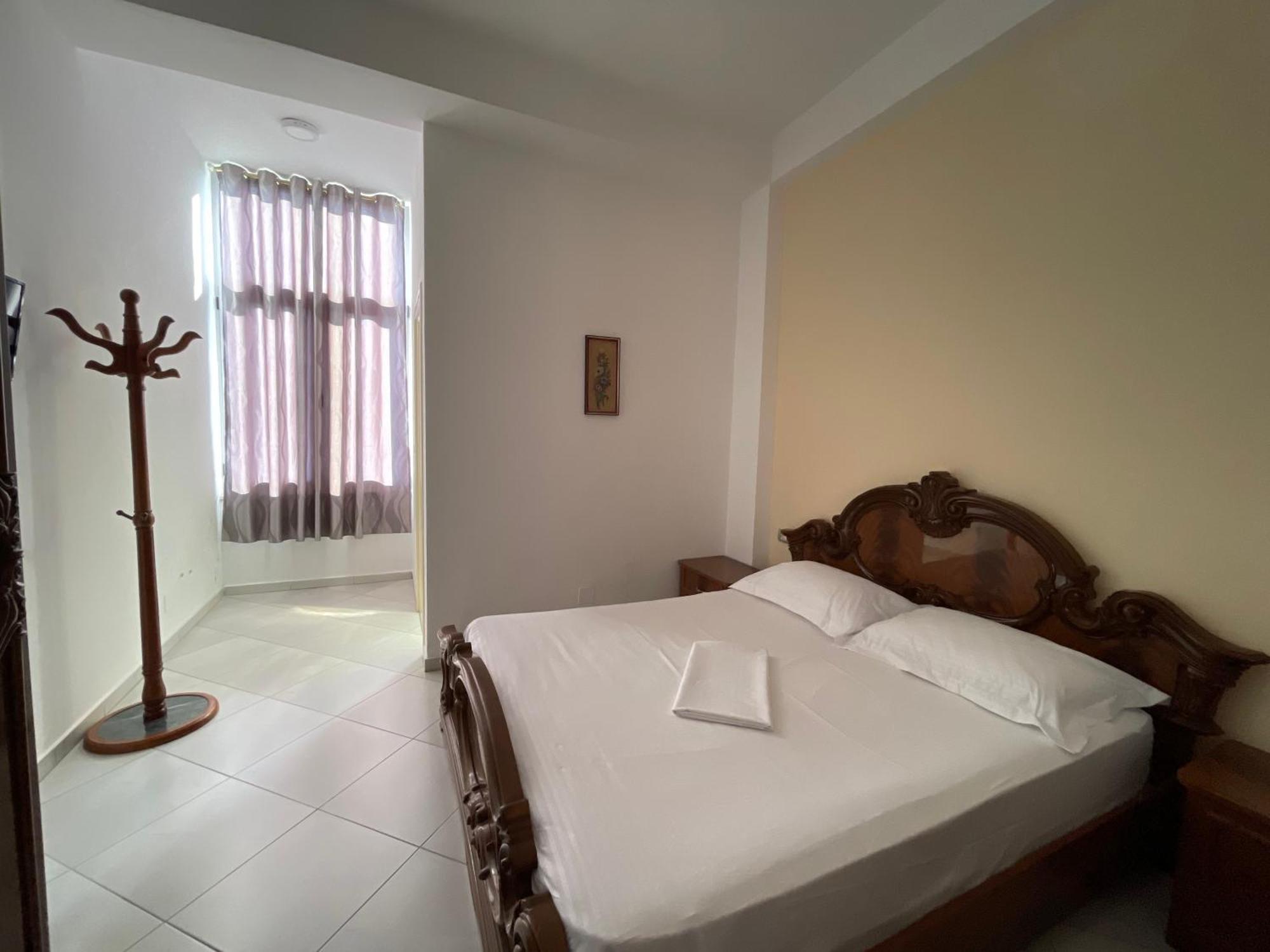 Hotel Latifi Gramsh Extérieur photo